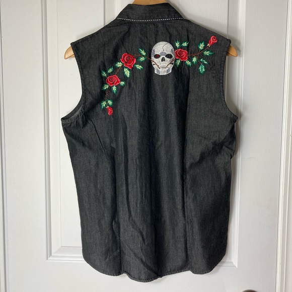 Riley & McCormick Sleeveless Western Shirt - Picture 5 of 7